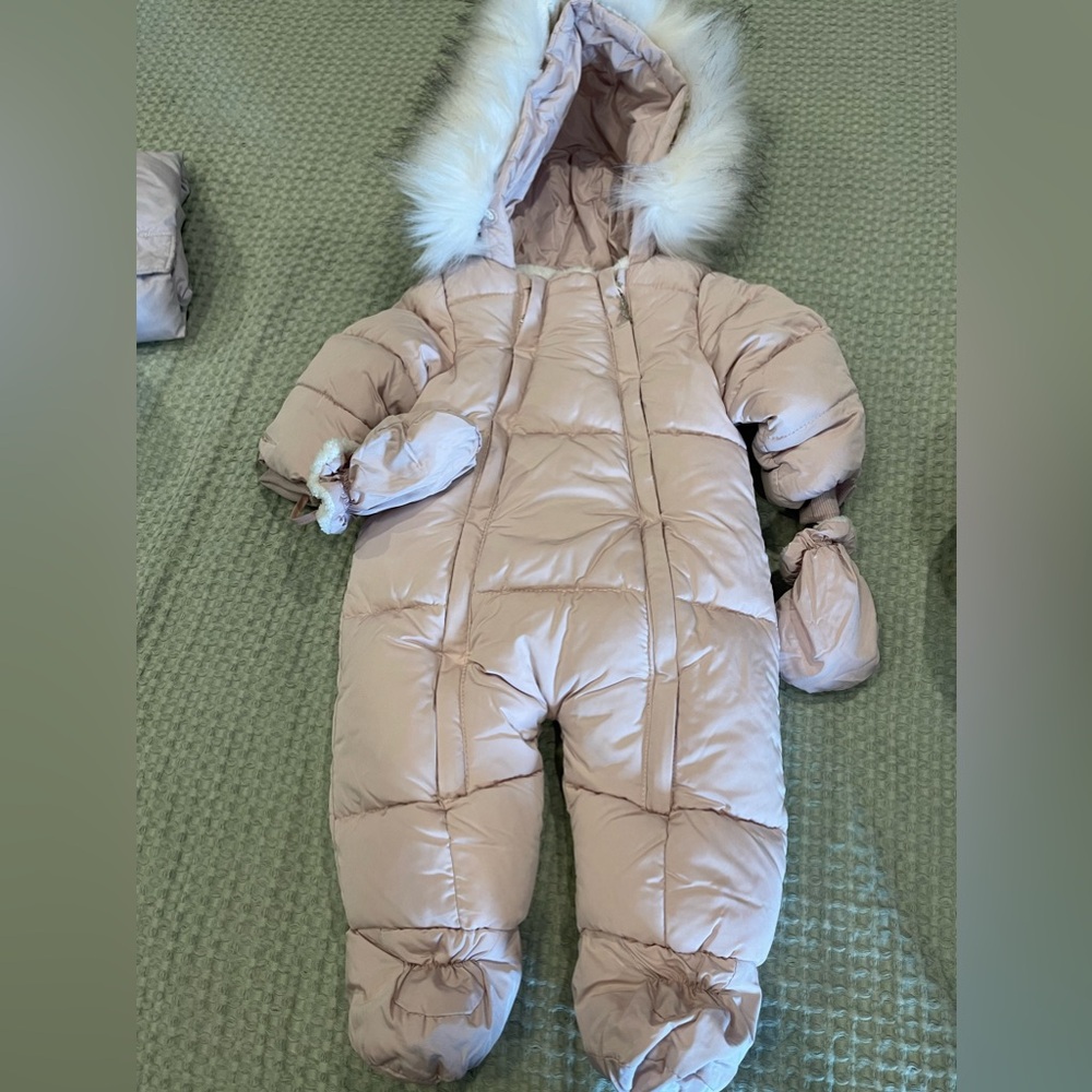 Snowsuit sz 9-12 months